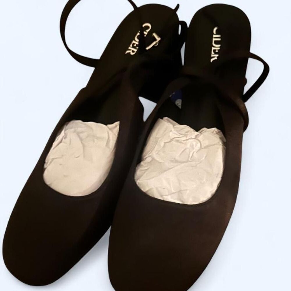 Cider Women's Black and Navy Ballet-shoes